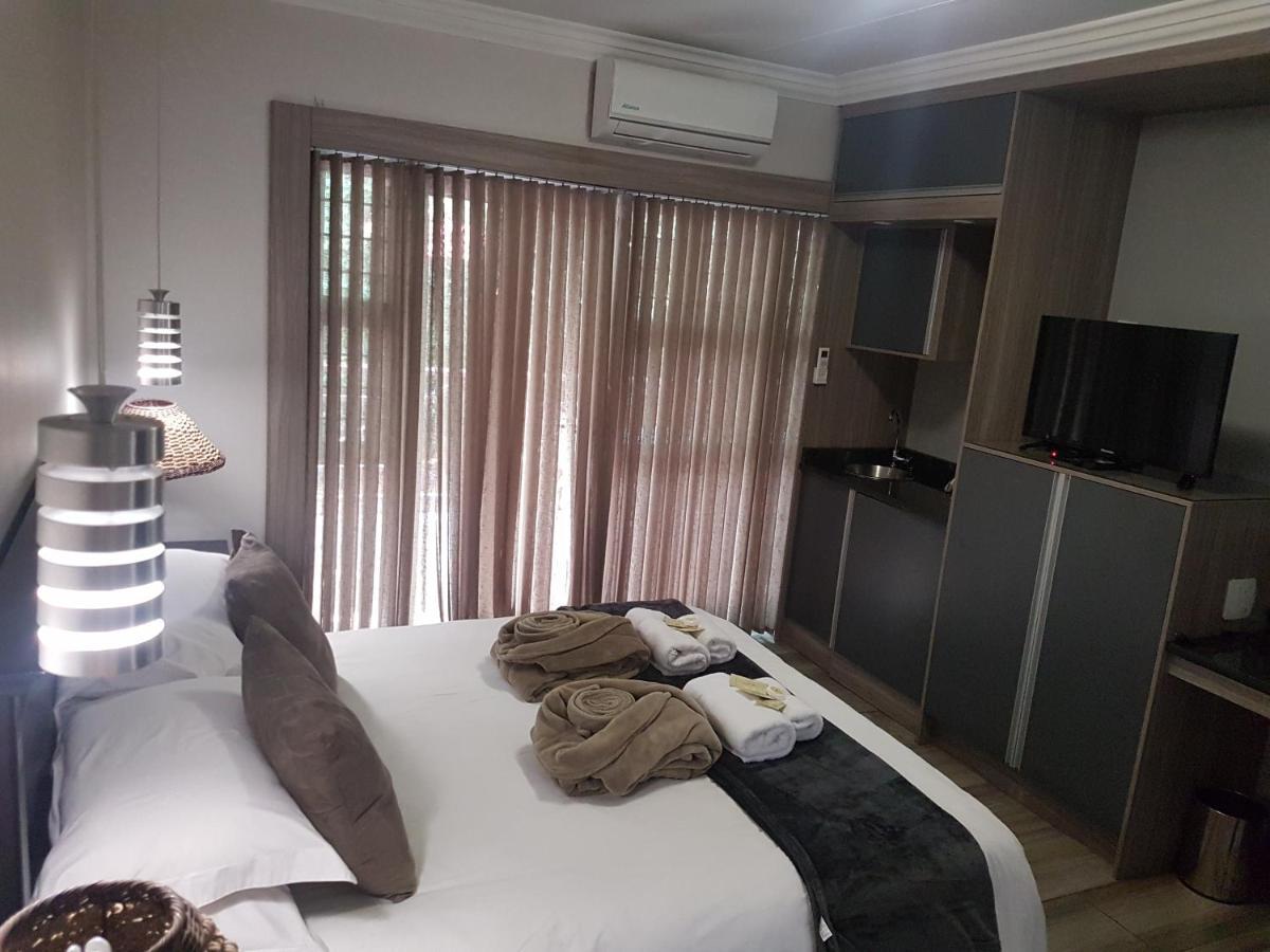 Cornerstone Guest Lodge Pretoria-Noord Esterno foto