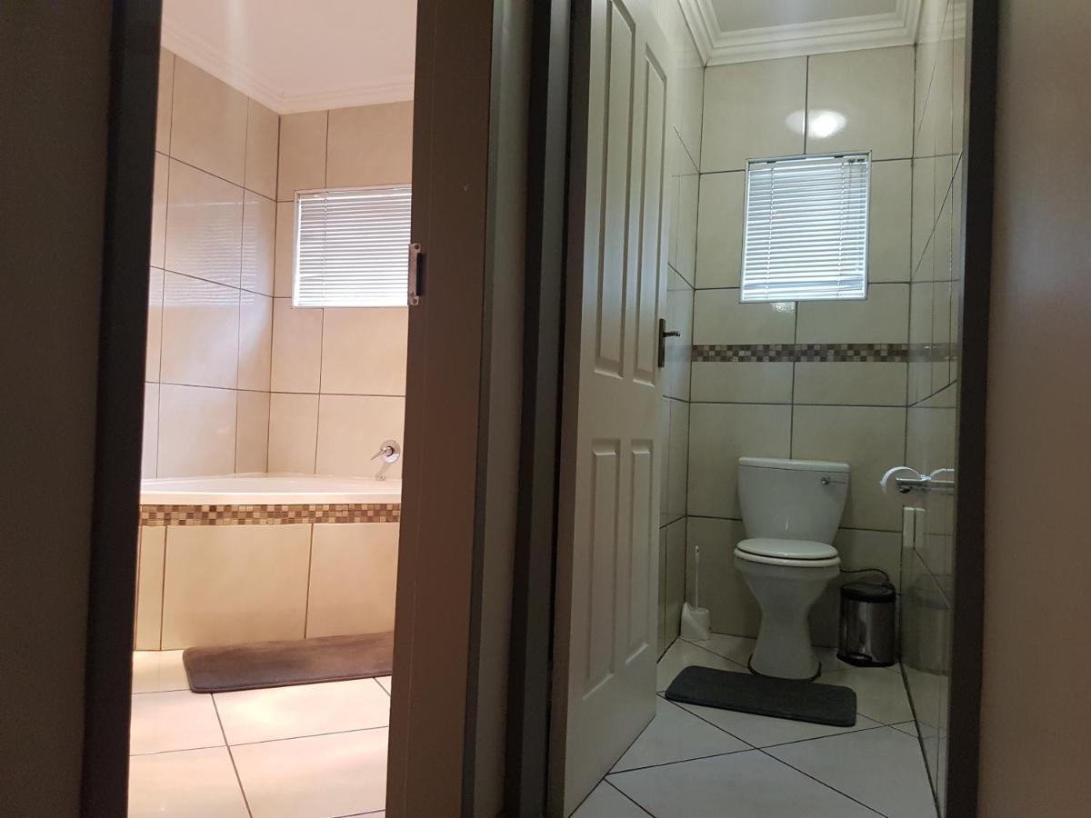 Cornerstone Guest Lodge Pretoria-Noord Esterno foto
